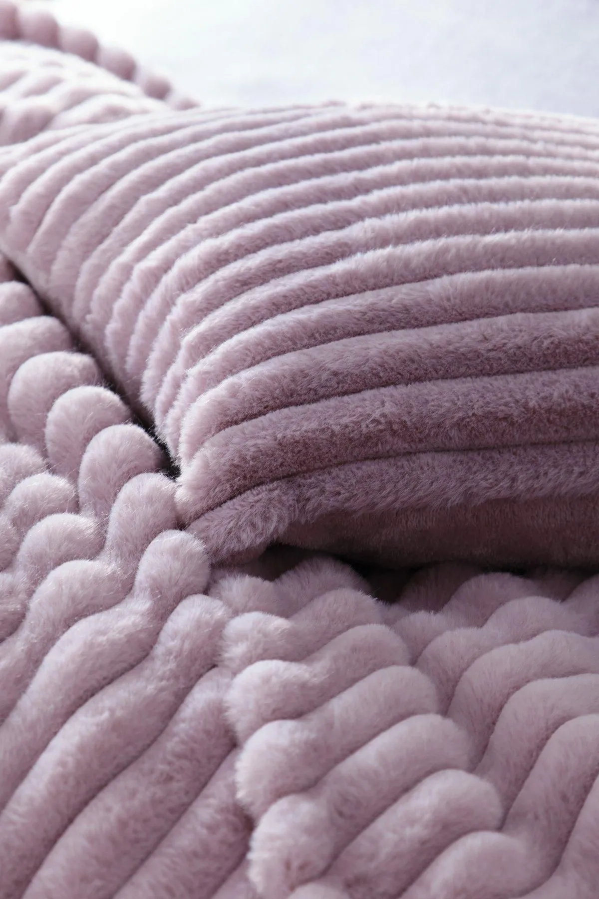 Appletree 'Morritz' Faux Fur Filled Cushion in Mauve 3