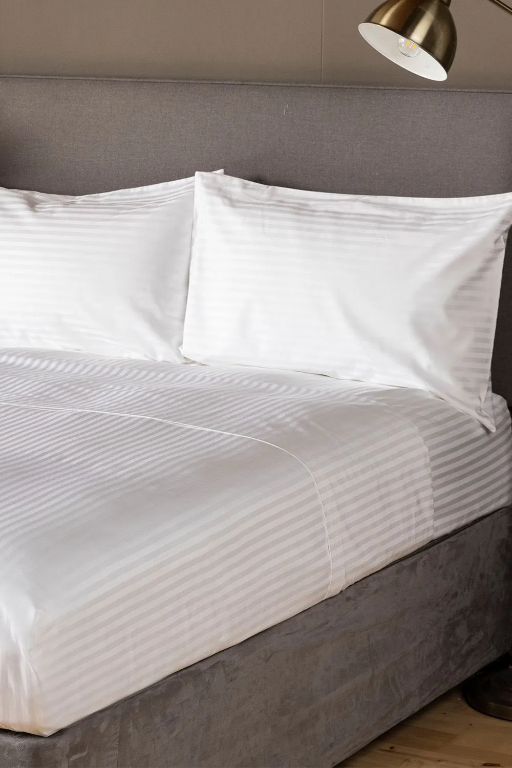 Belledorm Hotel Suite Satin Stripe 540 Thread Count Flat Sheet in Charcoal 2