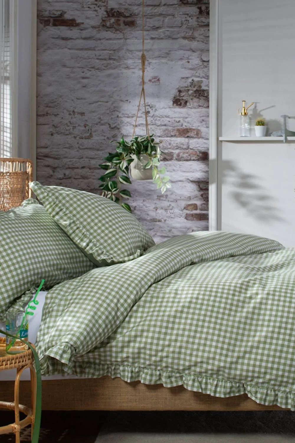 The Lyndon Company Gingham Frilled Cotton Duvet Set Printed with Frill Detailing in Green 2