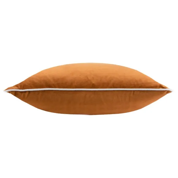 Furn. Square Cushion 3