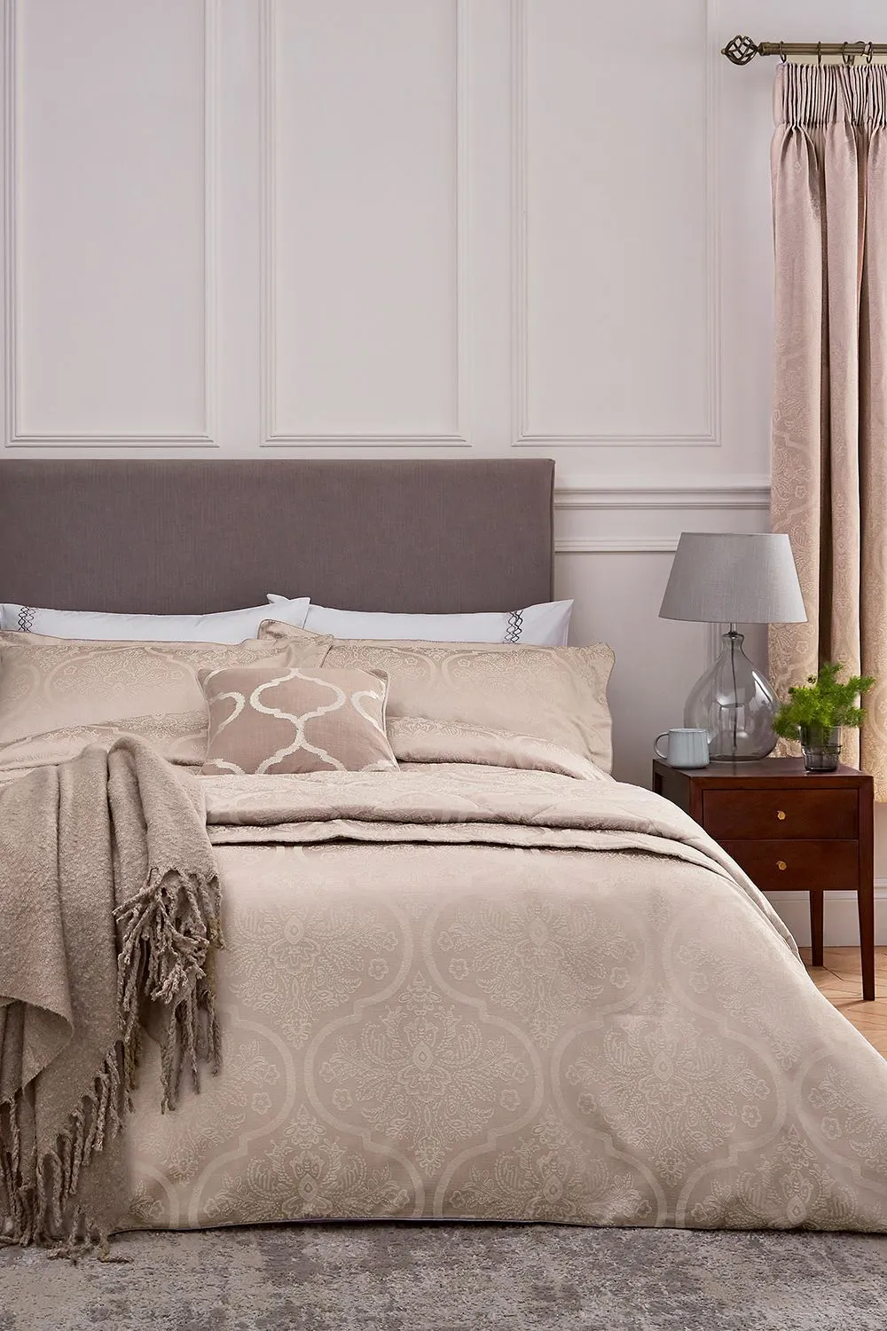 1951 'Reza' Jacquard Lined Curtains in Pink 2