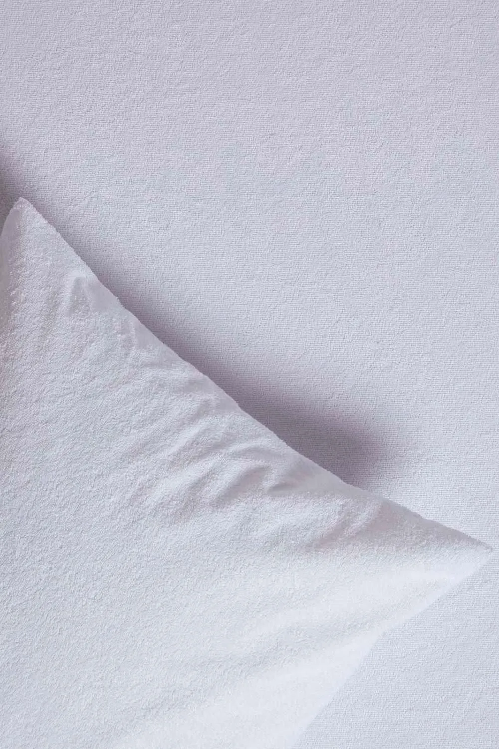 Homescapes Terry Towelling Waterproof Pillow Protectors Standard Size, Pack of 4 in White 6