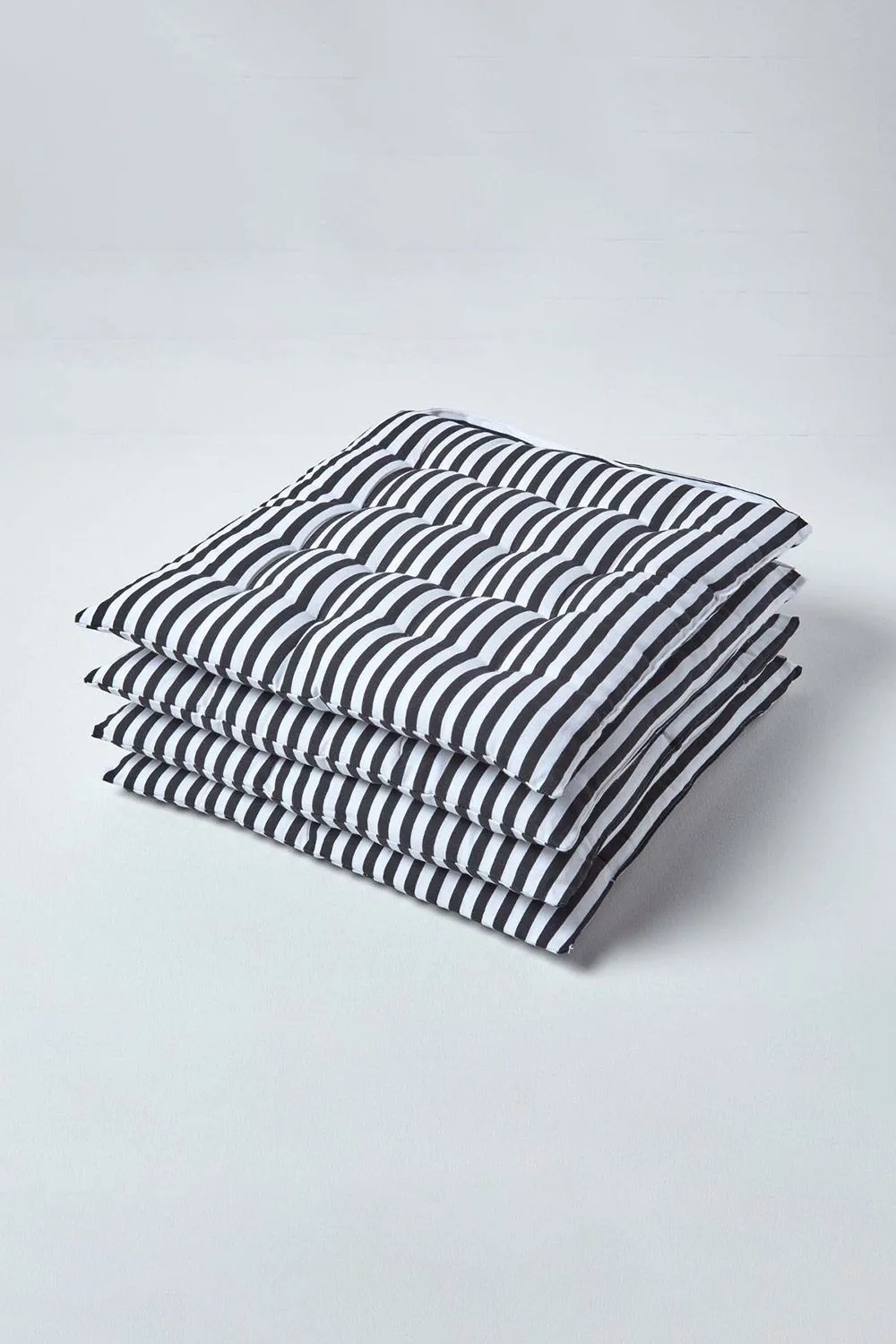 Homescapes Set of 4 Black & White Stripe Seat Pad with Straps 40 x 40 cm