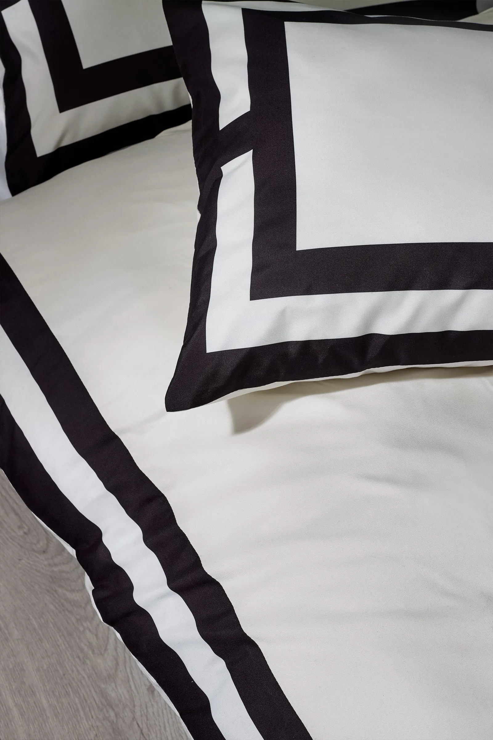 Catherine Lansfield 'So Soft Mono Panel' Duvet Cover Set in Cream 3