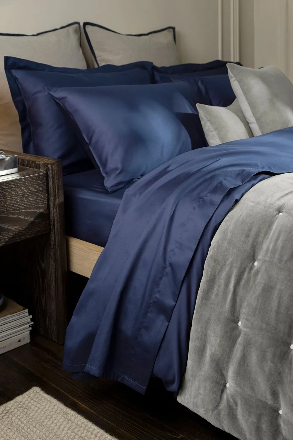 CHRISTY 400TC Luxury Cotton Sateen Plain Dye Oxford Pillowcases Pair in Navy 2