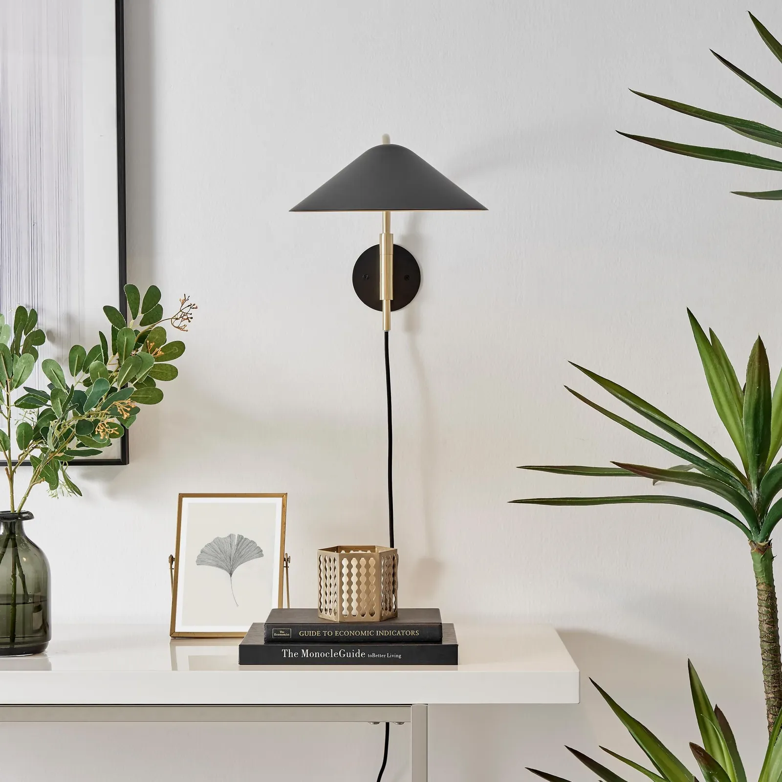 FurnitureboxUK Poppy Brushed Brass Retro Wall Lamp With Matte Black Shade in Gold 2