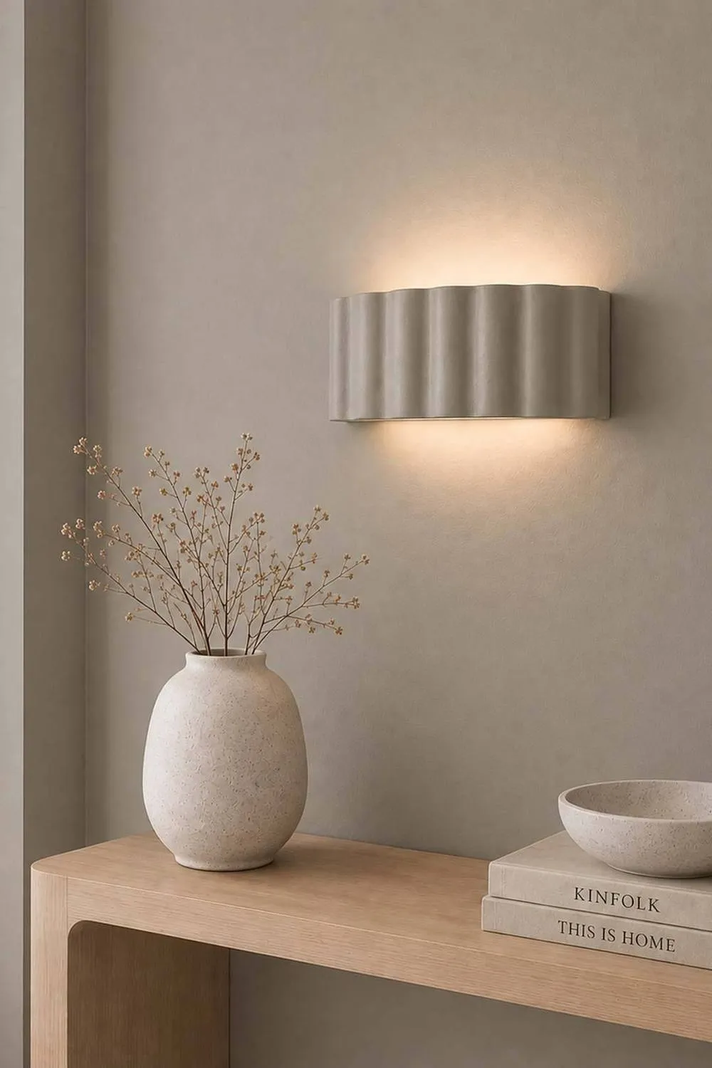 ValueLights Pablo Curved Ribbed Ceramic Flush Wall Sconce Light in Light Grey 1