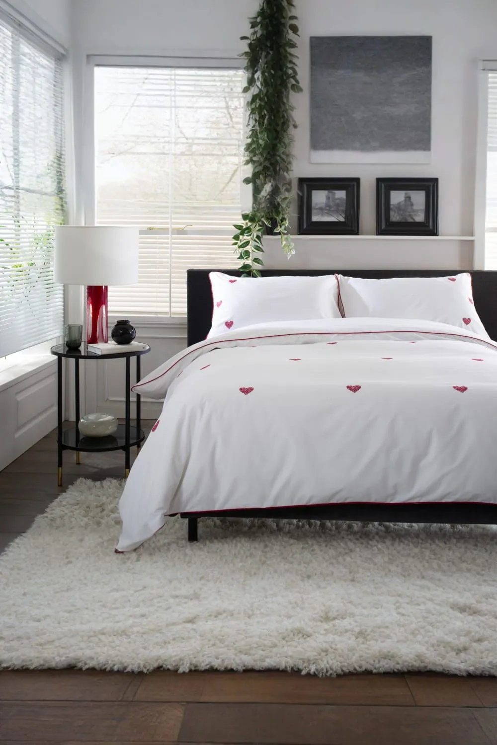 The Lyndon Company Filigree Hearts White & Red 100% Cotton Duvet Cover Set - Elegant Embroidered Bedding