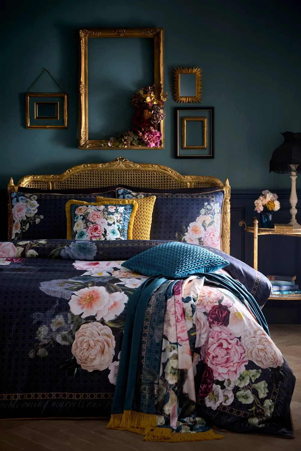 Laurence Llewelyn-Bowen 'Bouquet List' 100% Cotton Sateen Floral Duvet Cover Set in Navy 5