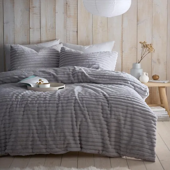 Appletree Morritz Duvet Cover & Pillowcase Set 1