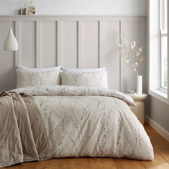 Belle Reversible Duvet Cover and Pillowcase Set 1