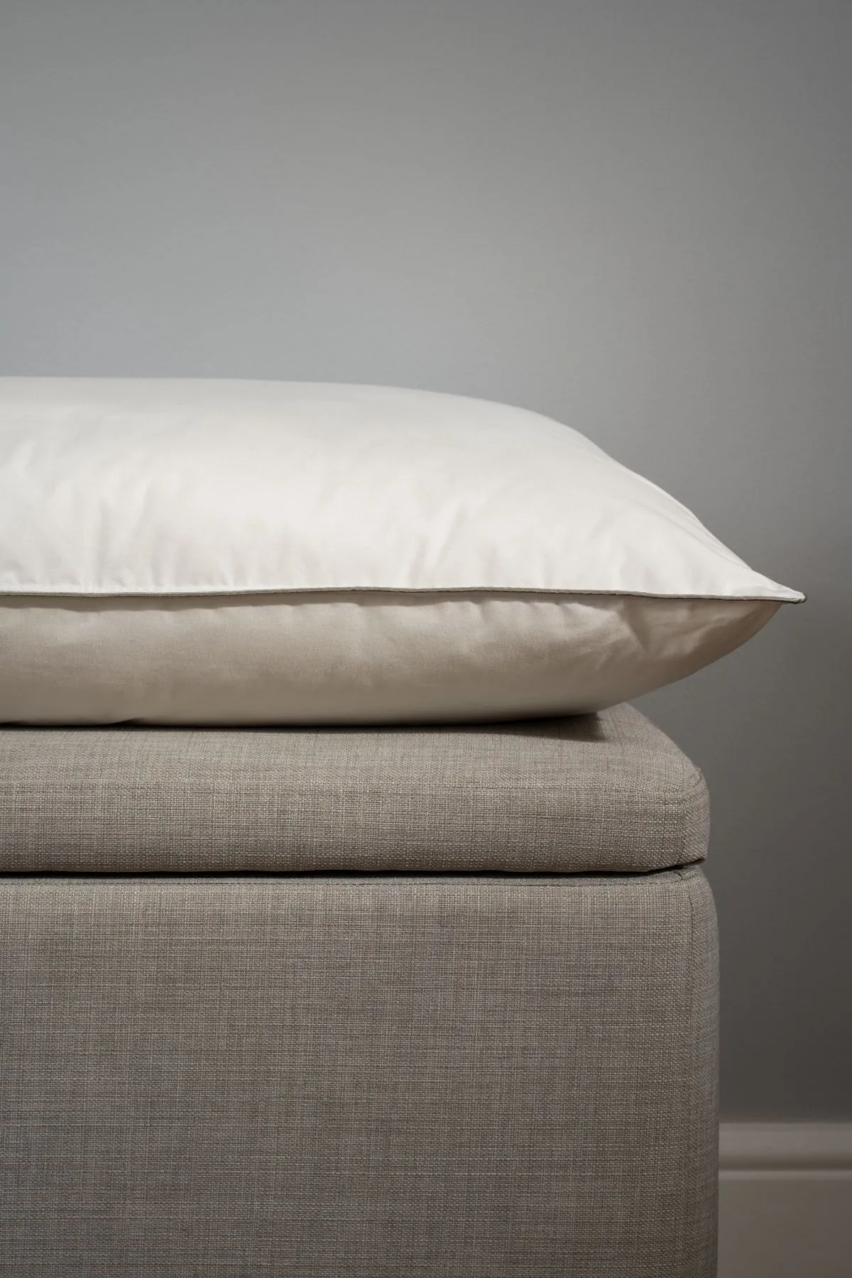 Soak&Sleep Soft As Down Microfibre Superking Pillow - Soft/Medium in White 2