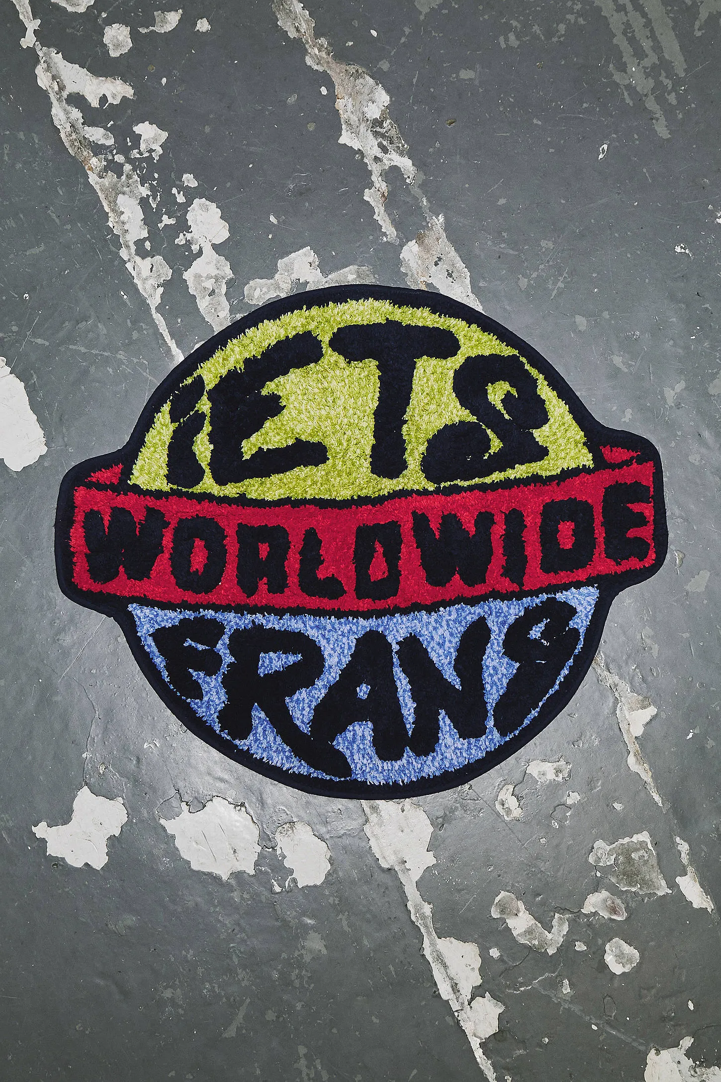 iets frans. Worldwide Rug ALL