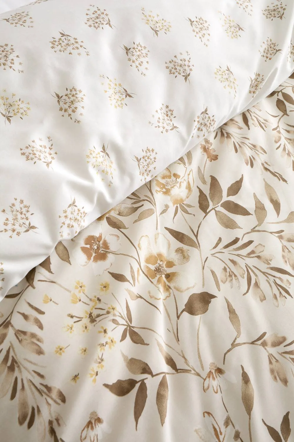 Catherine Lansfield Isadora Floral Reversible Duvet Cover Set in Natural 4