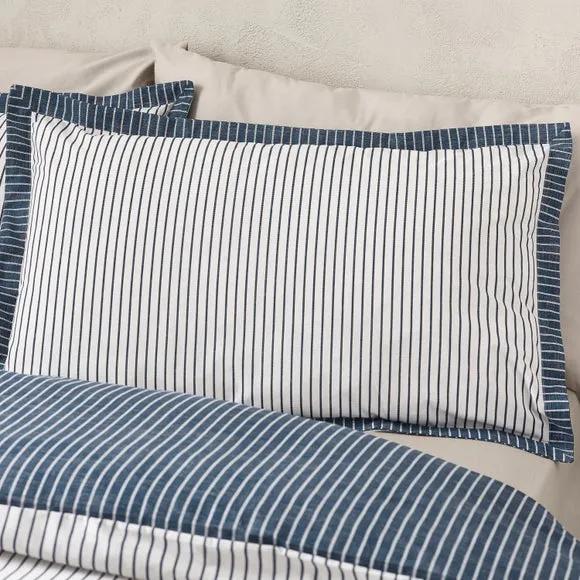 Catherine Lansfield Oxford Pinstripe Polycotton Duvet Cover & Pillowcase Set 2