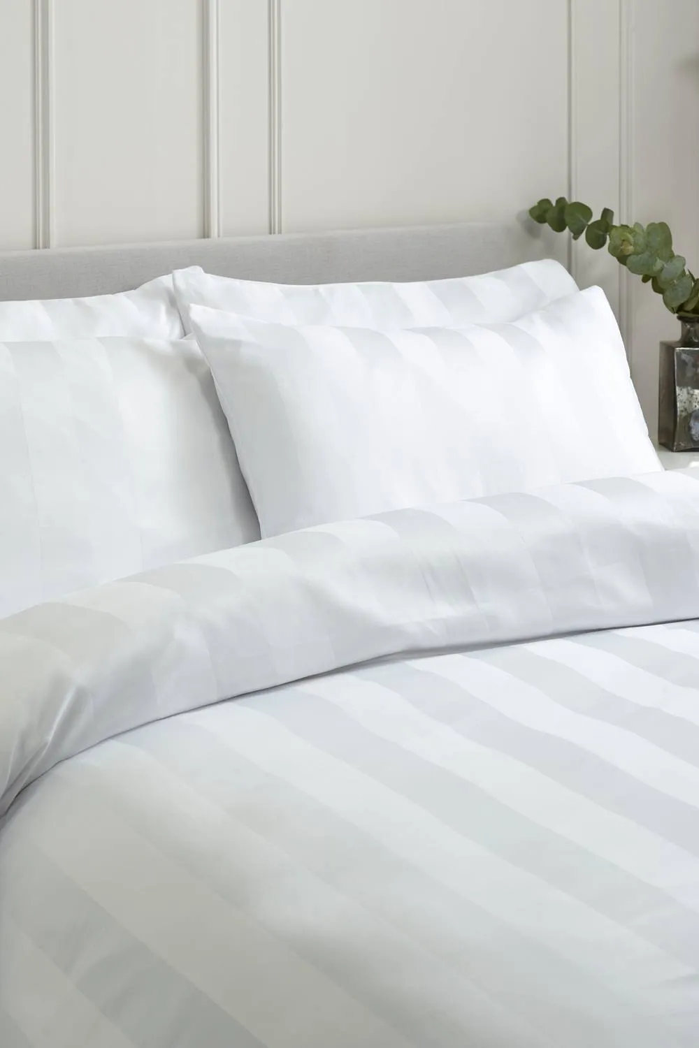 Catherine Lansfield 'So Soft Satin Stripe' Standard Pillowcase Pack of 4 in White