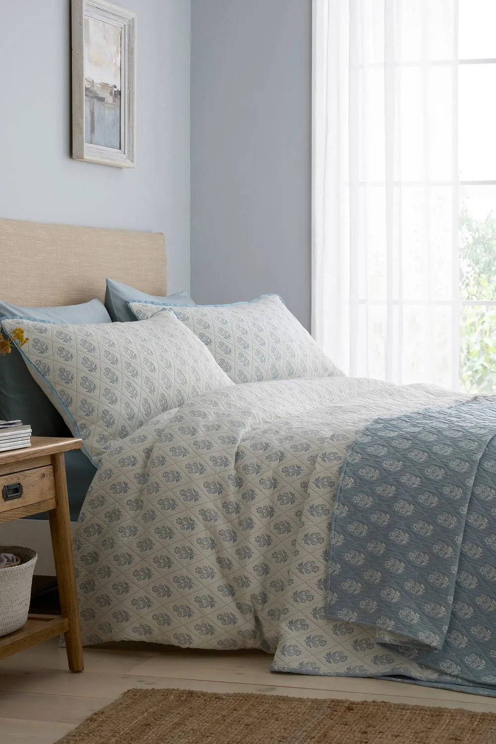 Dreams & Drapes 'Block Floral' Quilted Bedspread in Blue 3