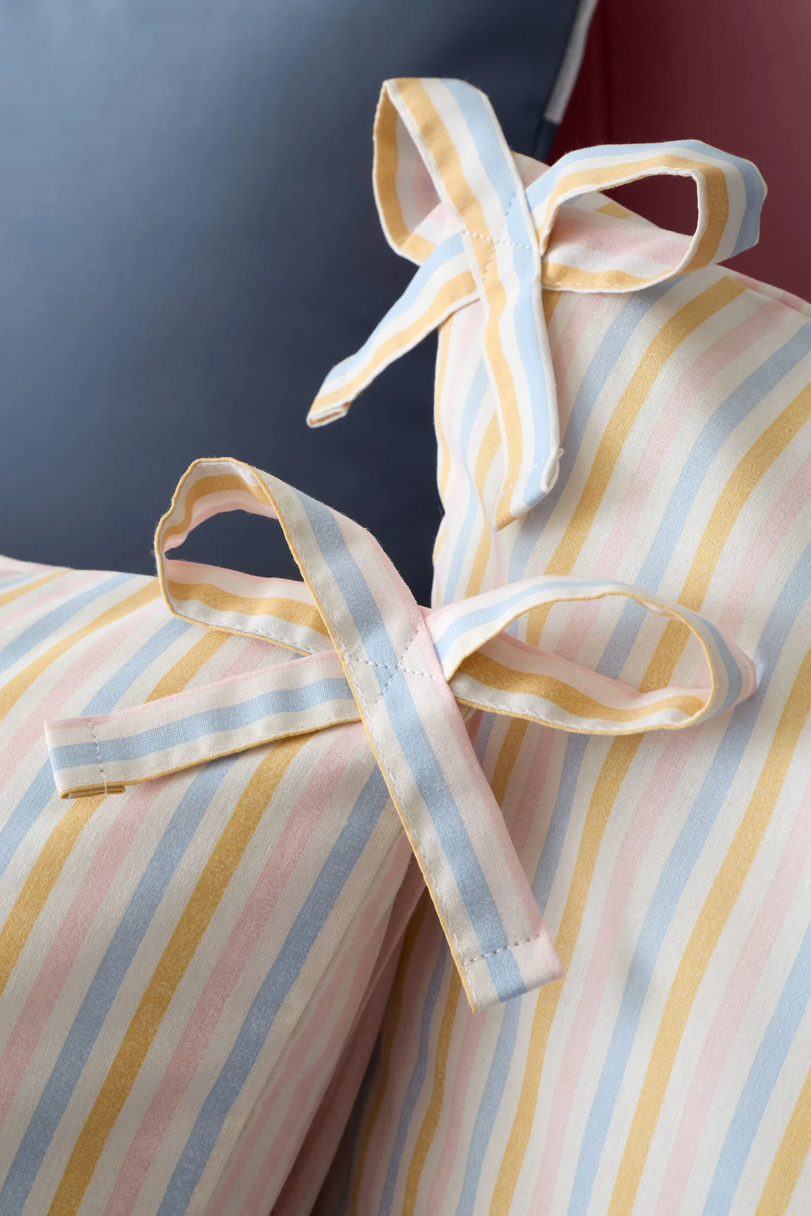 Catherine Lansfield 'Brighton Stripe' Bow Trim Duvet Cover Set 4
