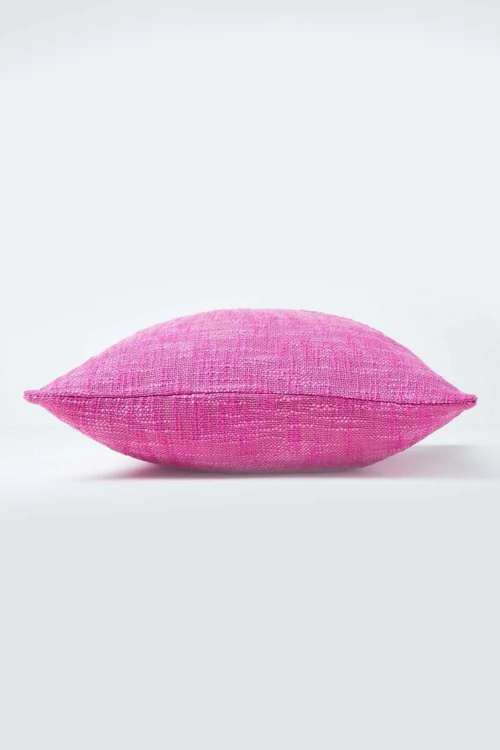 Homescapes Nirvana Cotton Cushion Cover in Pink 2
