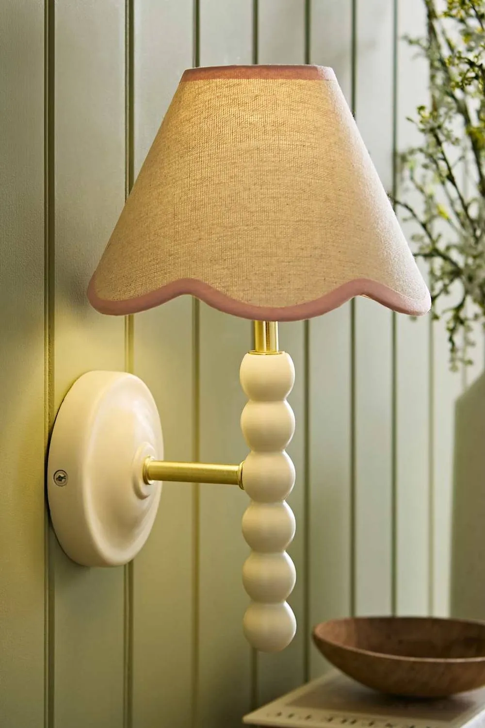 ValueLights Bobbins Cream Bobble Wall Light with Trim Linen Lamp Shade & Bulb in Baby Pink 2