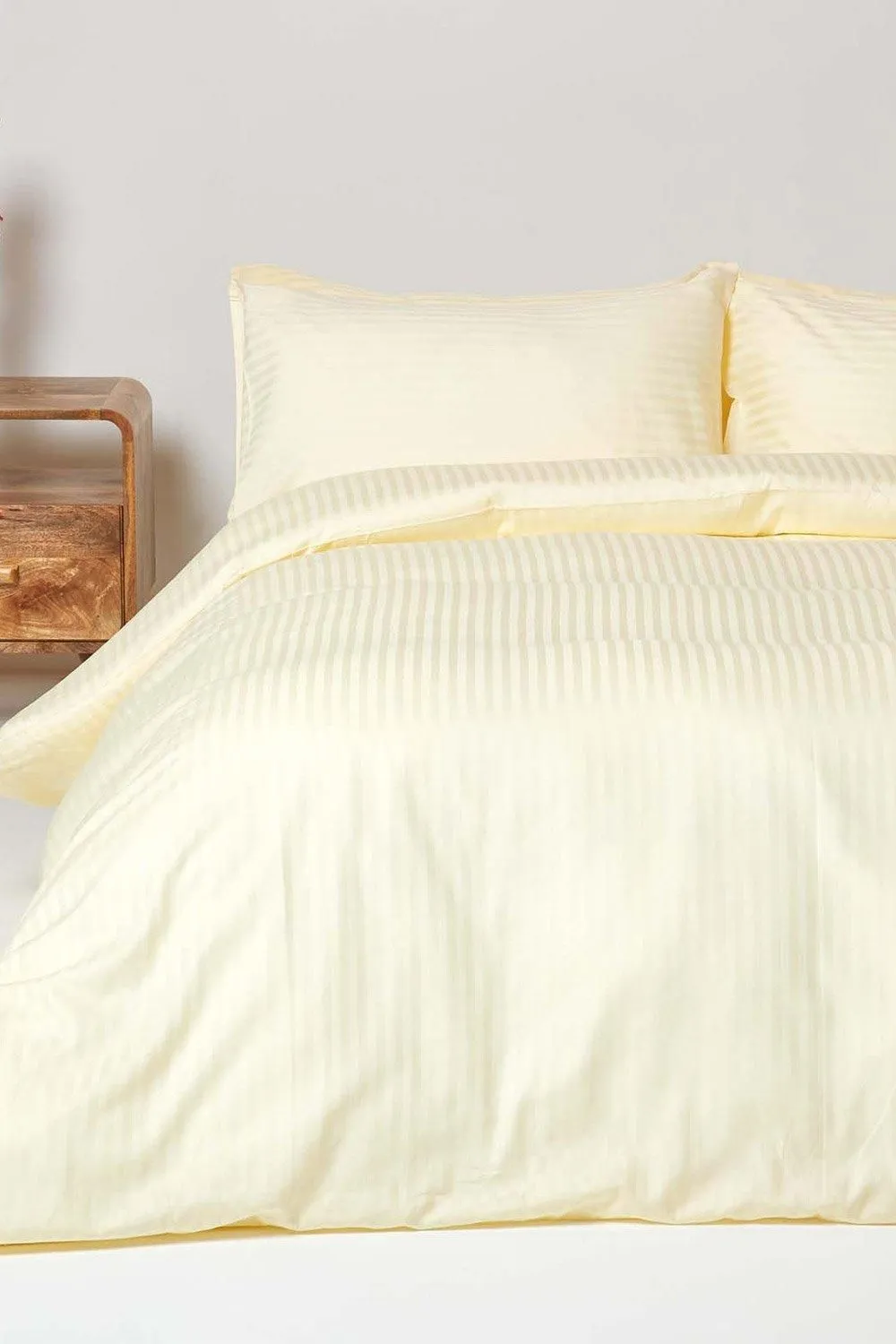 Homescapes Egyptian Cotton Stripe Duvet Cover & Pillowcase 330 TC in Yellow 2