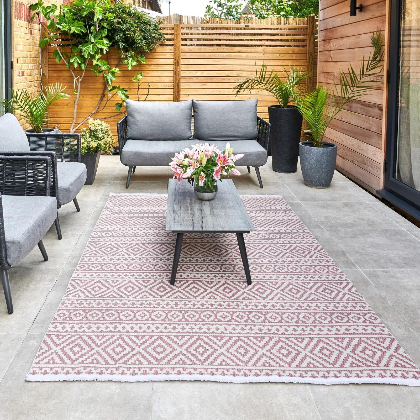 Jazz Traditional Indoor Outdoor Rug Jazz Rose
