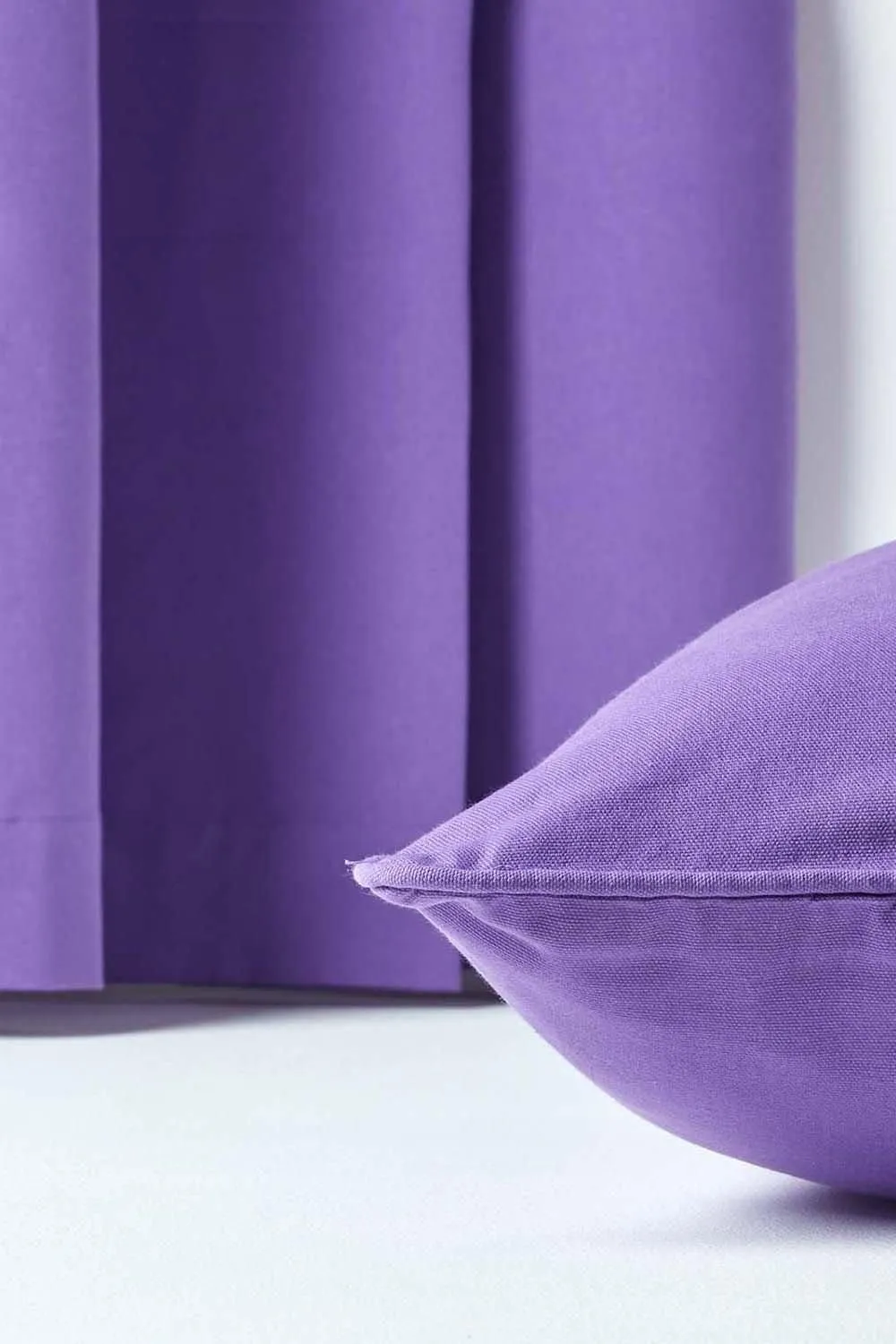 Homescapes Cotton Plain Cushion Cover in Purple 5