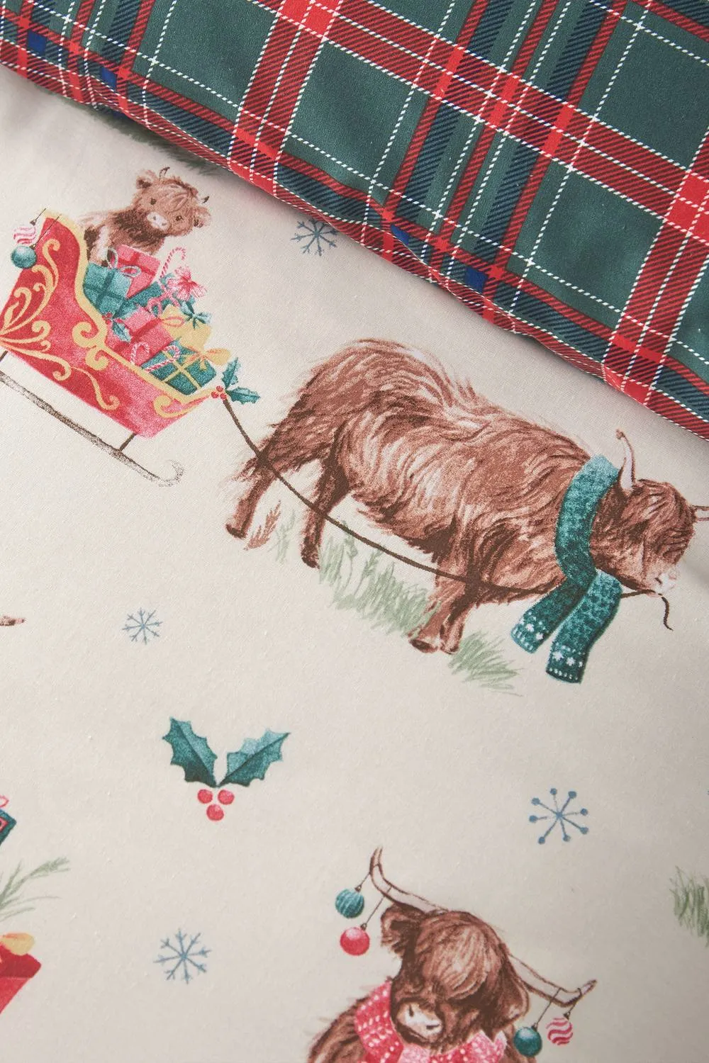 Catherine Lansfield Christmas Highland Cow Reversible Duvet Cover Set in Natural 4