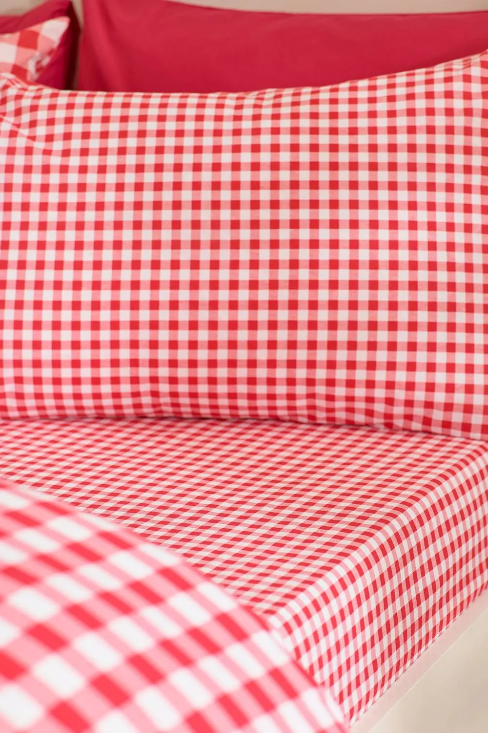 Catherine Lansfield 'Bamford Gingham Check' Fitted Sheet in Red 1