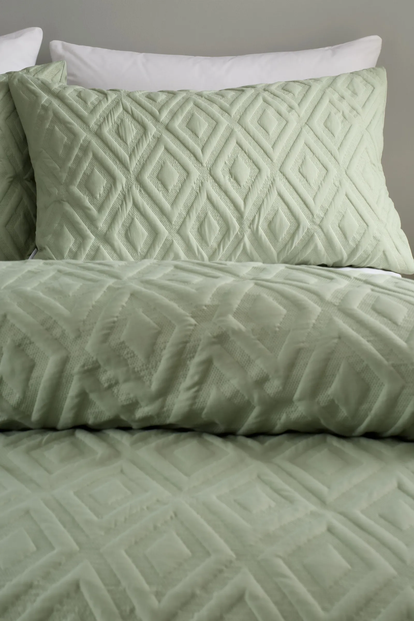 Catherine Lansfield 'Jacob Geo' Soft Touch Duvet Cover Set in Light Green 2