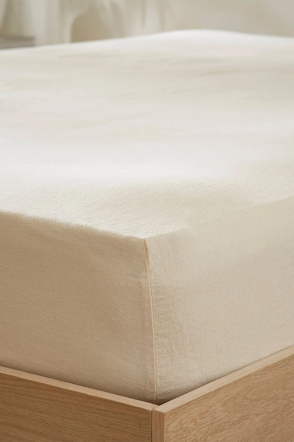 Martex Touch of Linen Fitted Sheet in Cream 5