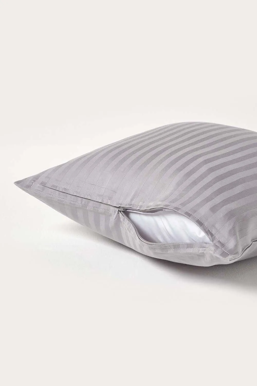 Homescapes Continental Egyptian Cotton Pillowcase 330 TC, 40 x 40 cm in Grey 3