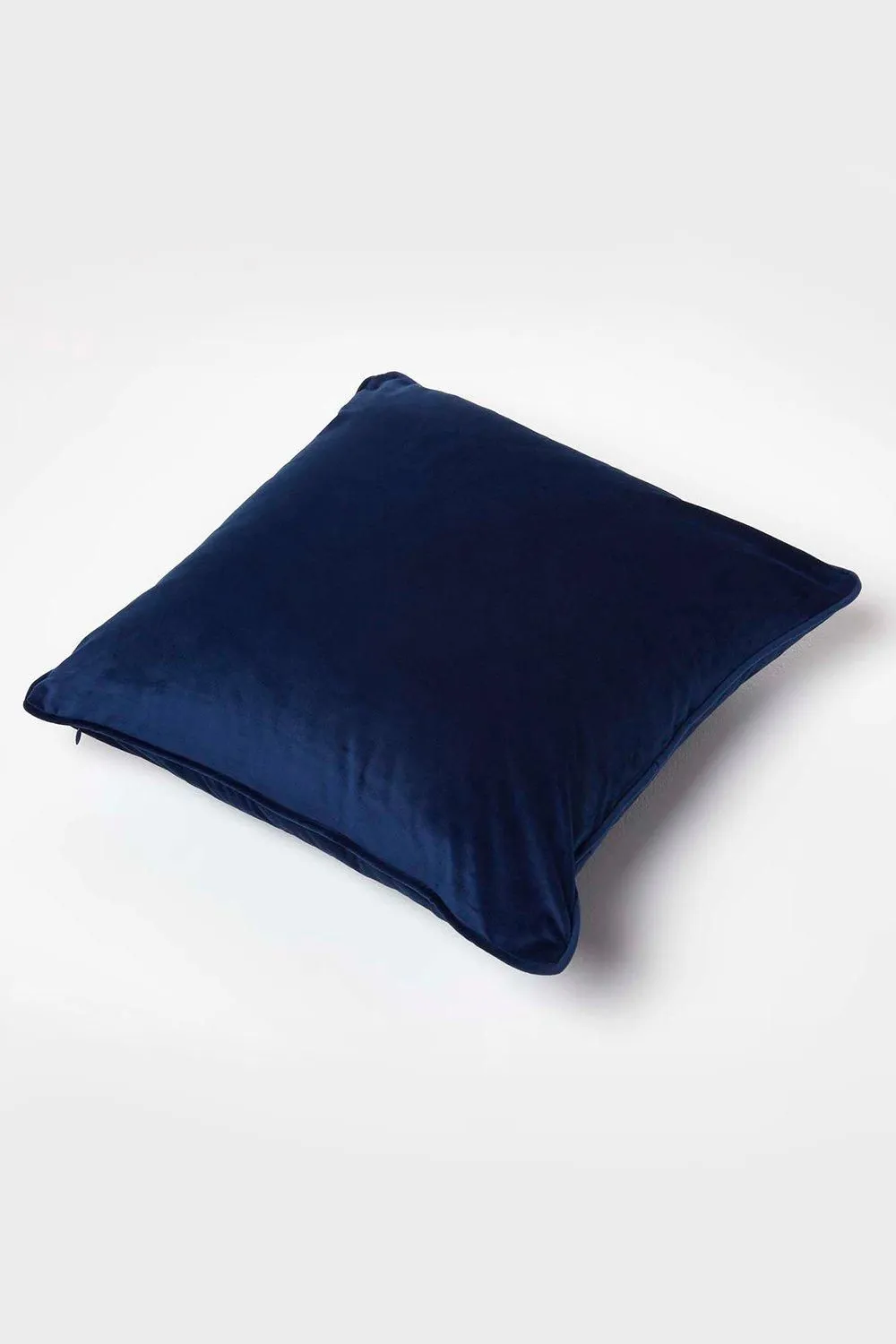 Homescapes Filled Velvet Cushion with Piped Edge 46 x 46 cm in Navy 5