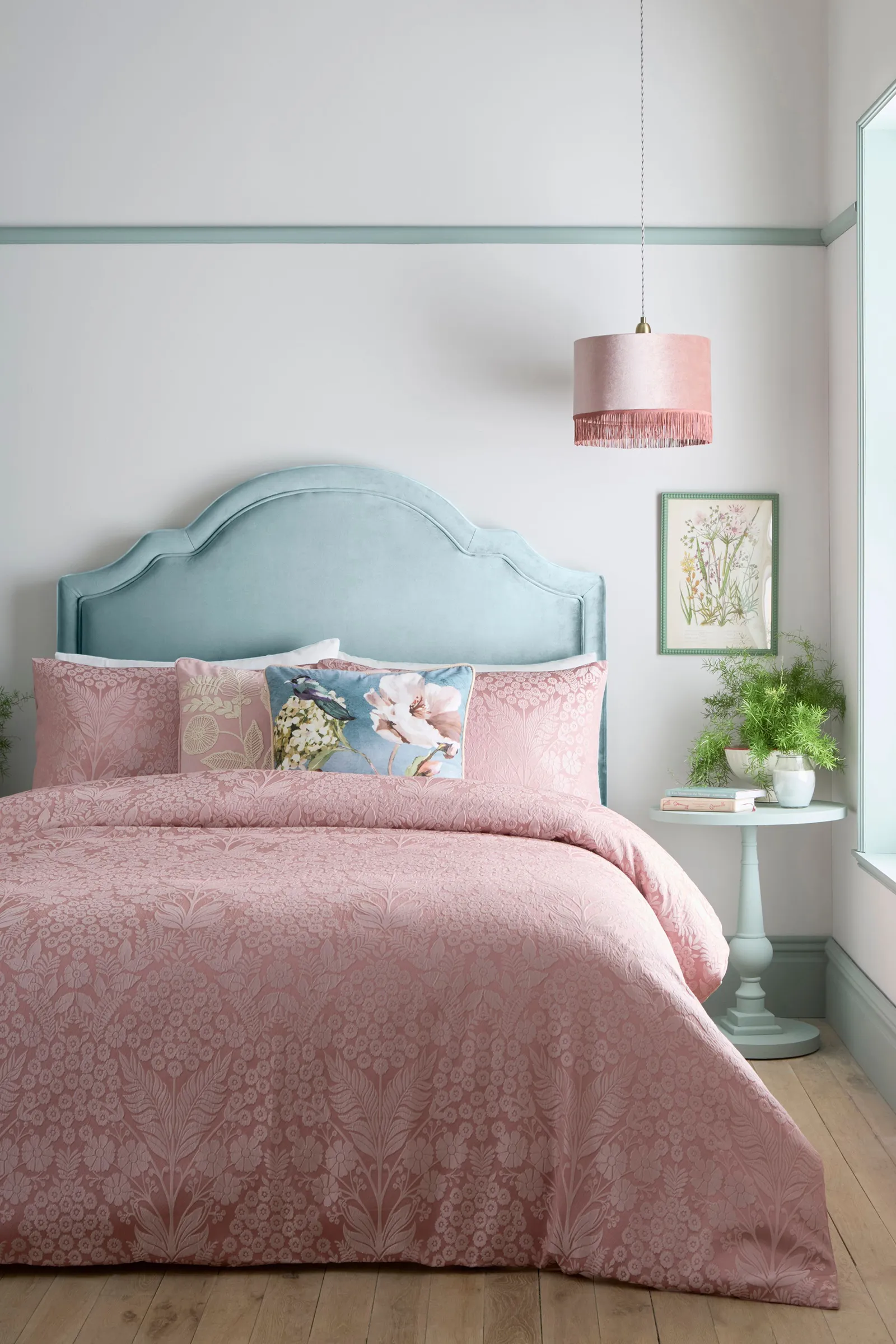 Appletree 'Toria' Arts & Crafts Floral Jacquard Duvet Cover Set in Light Pink 5