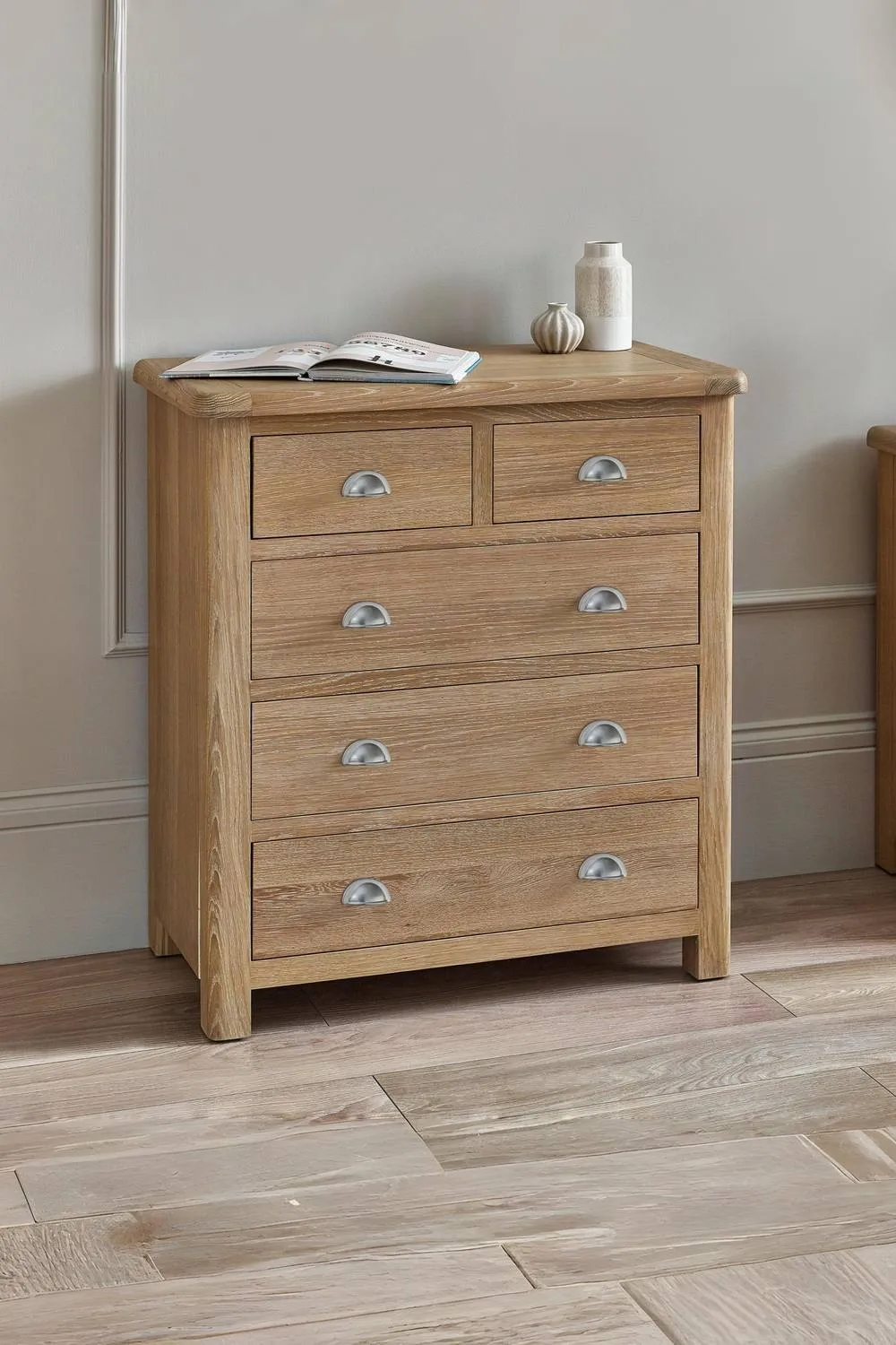 Julian Bowen Memphis 5 Drawer Chest (3+2) in Light Oak