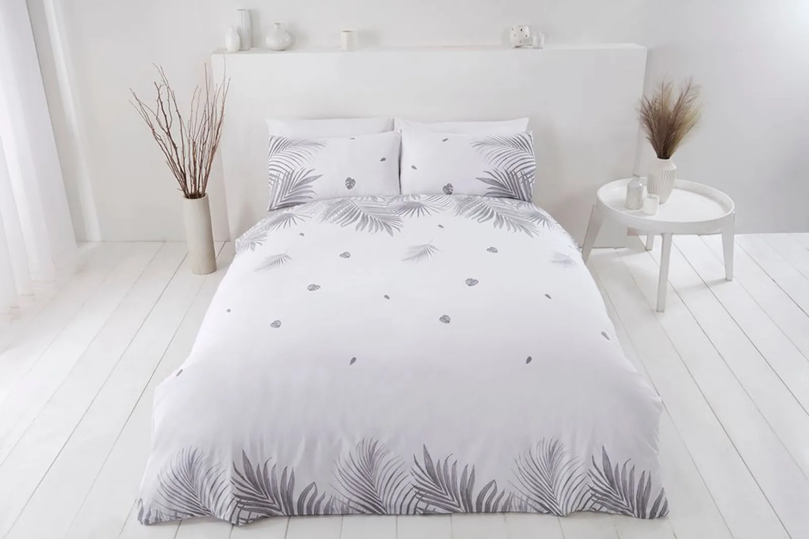 Rapport Home PH Tropics Polycotton Duvet Cover Set With Pillowcase in Grey 1