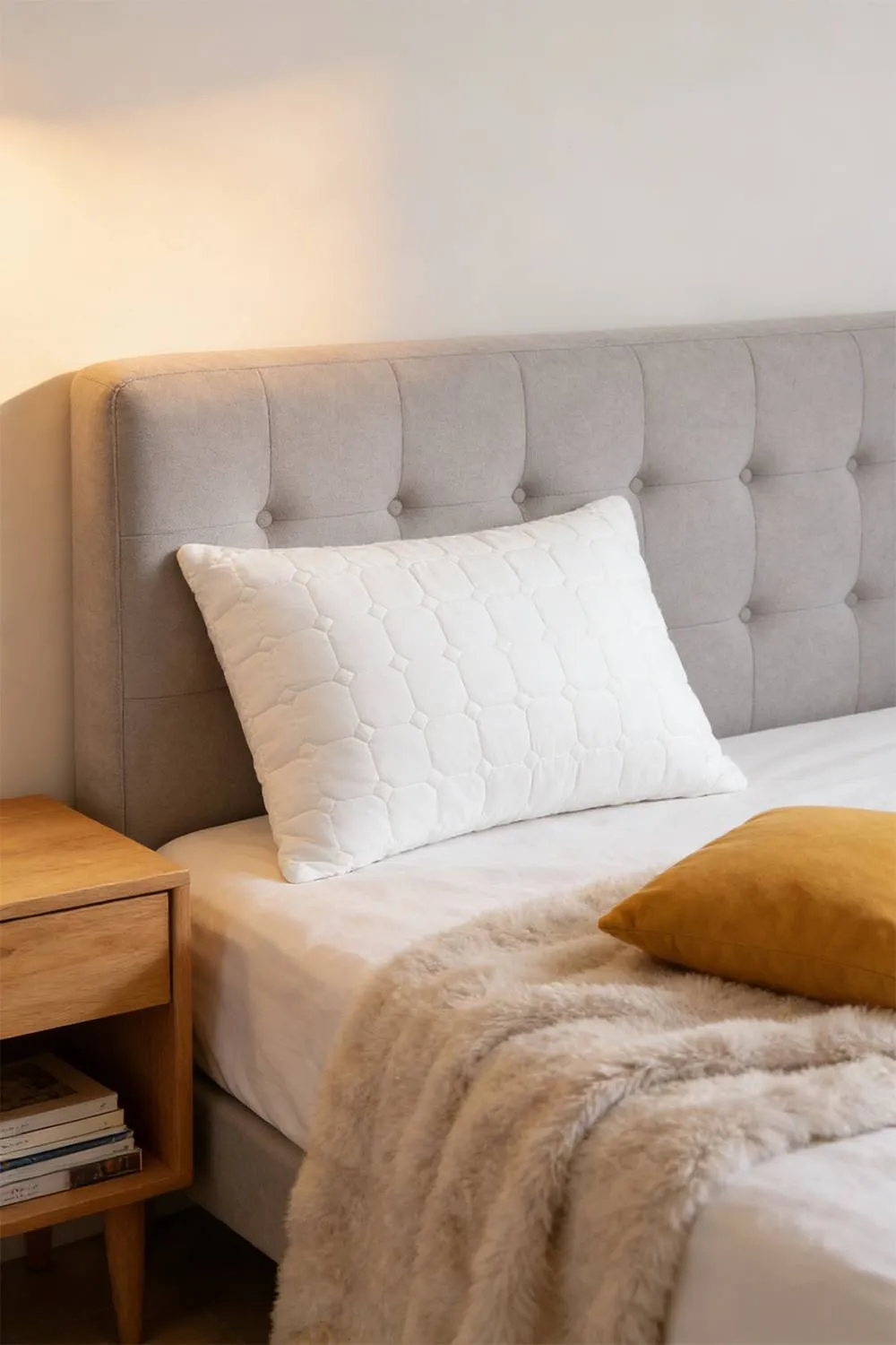 Soft & Elegant Polyester Bedding Pillowcase in White