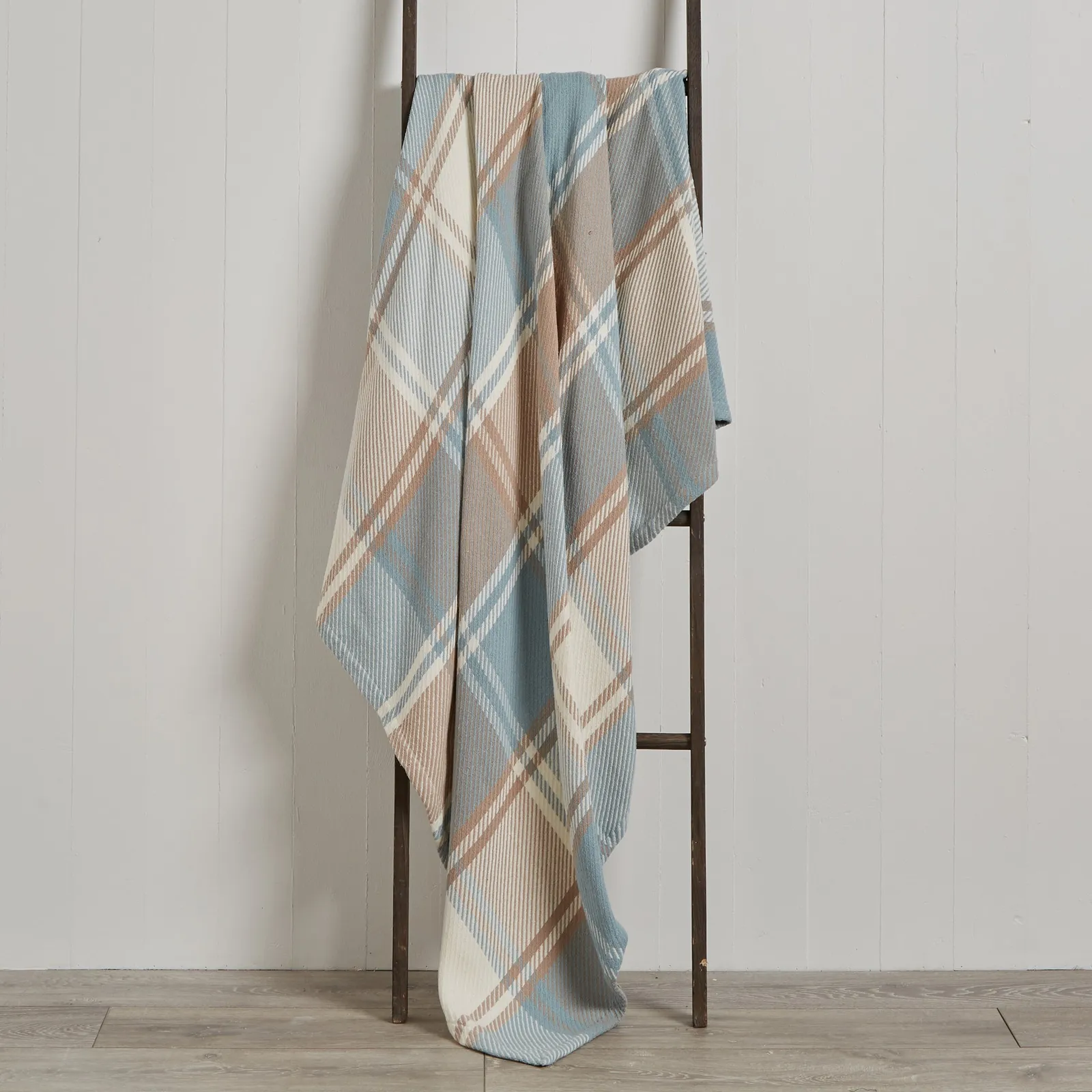 Carrie 130cm x 180cm Throw Duck Egg (Blue)