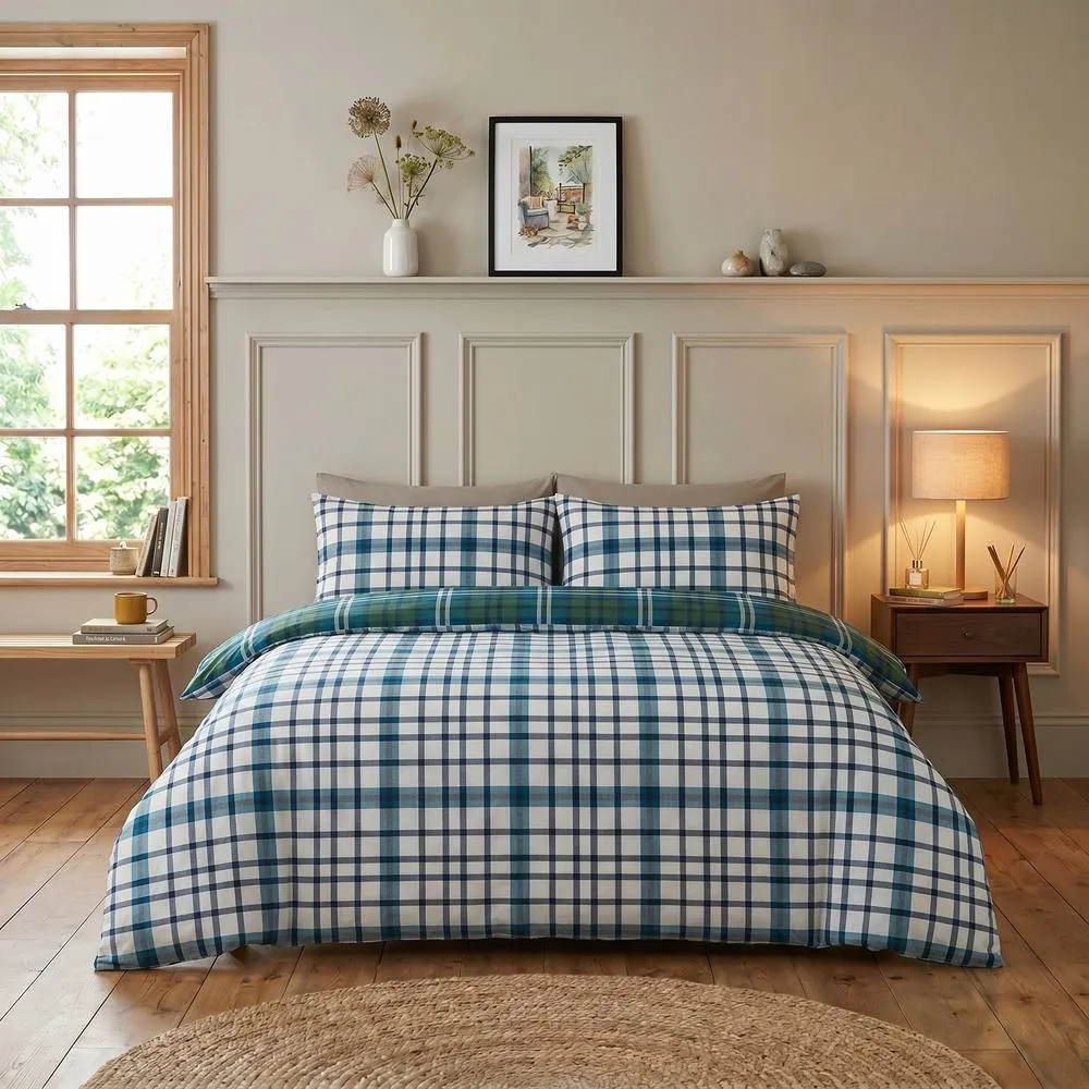 Rapport Home Ross Check Christmas Reversible Duvet Cover Set in Green 3