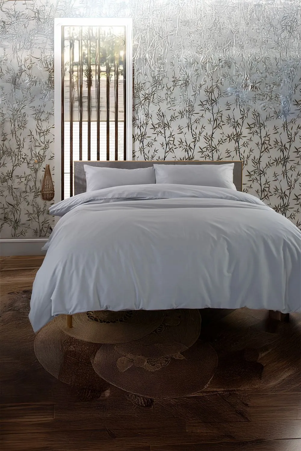 The Lyndon Company Luxury 200 Thread Count 100% Cotton Fitted Sheets in Silver 2