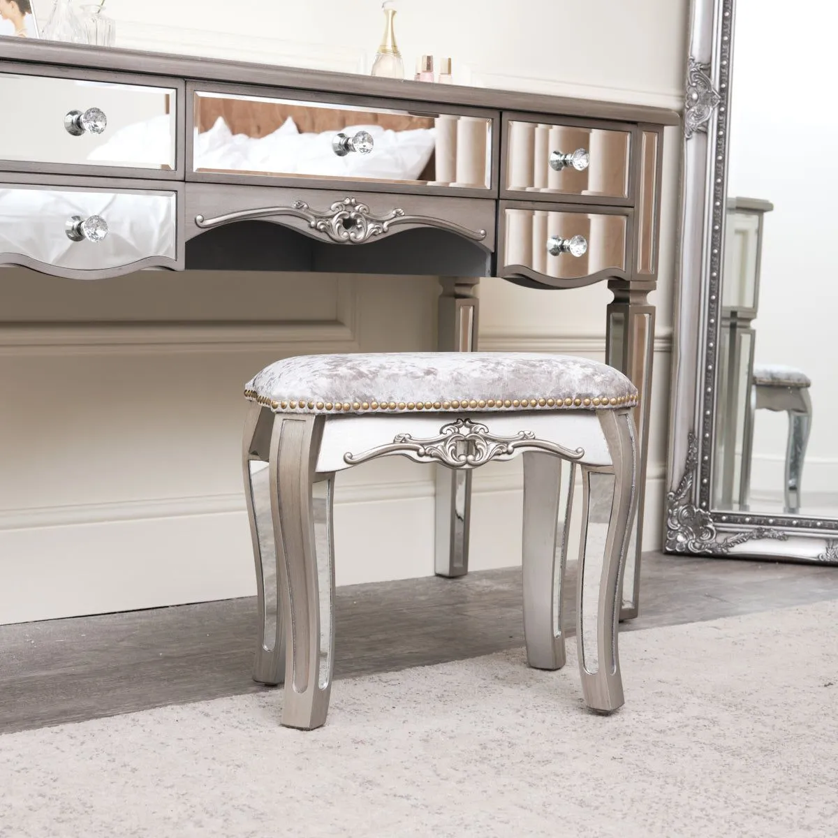 Melody Maison Mirrored Dressing Table Stool - Tiffany Range in Silver 2