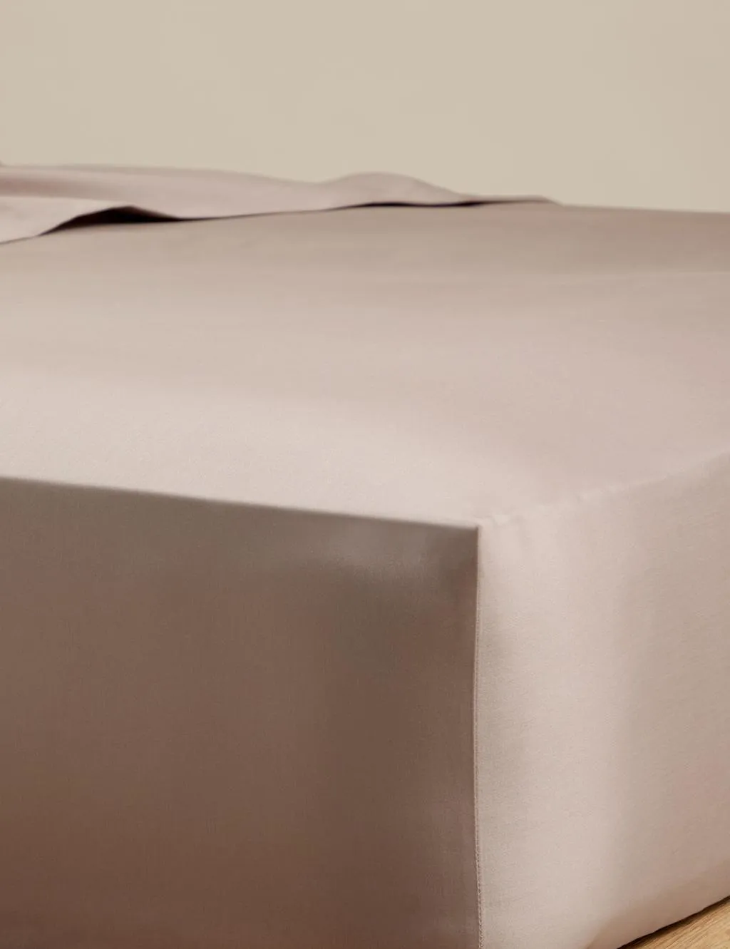M&S Egyptian Cotton 400 Thread Count Silky Deep Fitted Sheet Putty