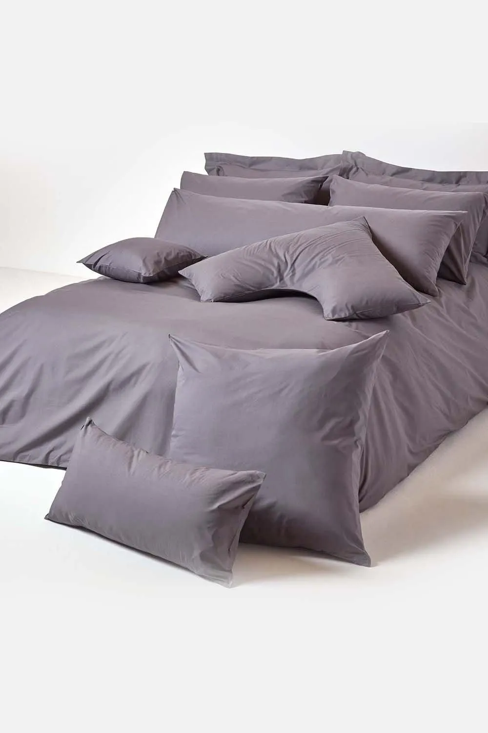 Homescapes Egyptian Cotton V Shaped Pillowcase 200 TC in Dark Grey 4