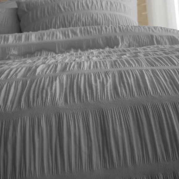 Catherine Lansfield Seersucker Reversible Duvet Cover & Pillowcase Set 4