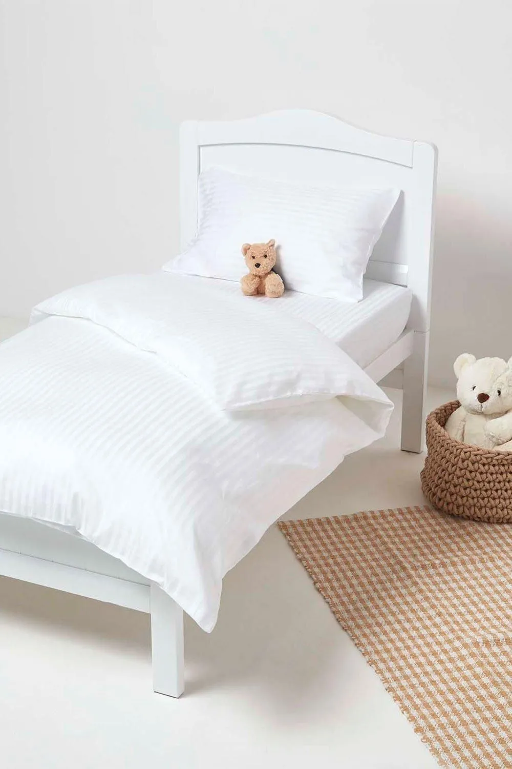 Homescapes Cotton Stripe Cot Bed Duvet Cover Set 330 Thread Count in White 2