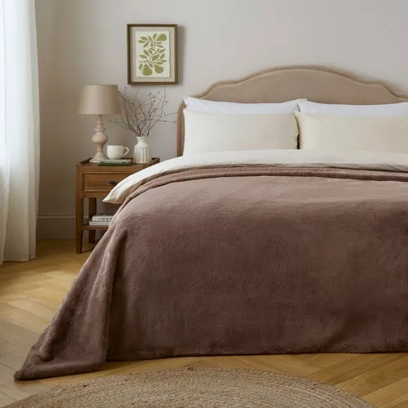 Faux Fur Bedspread 1