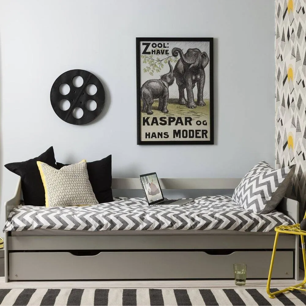 Nöa and Nani Hove Day Bed with Pullout Trundle in Silk Grey 2