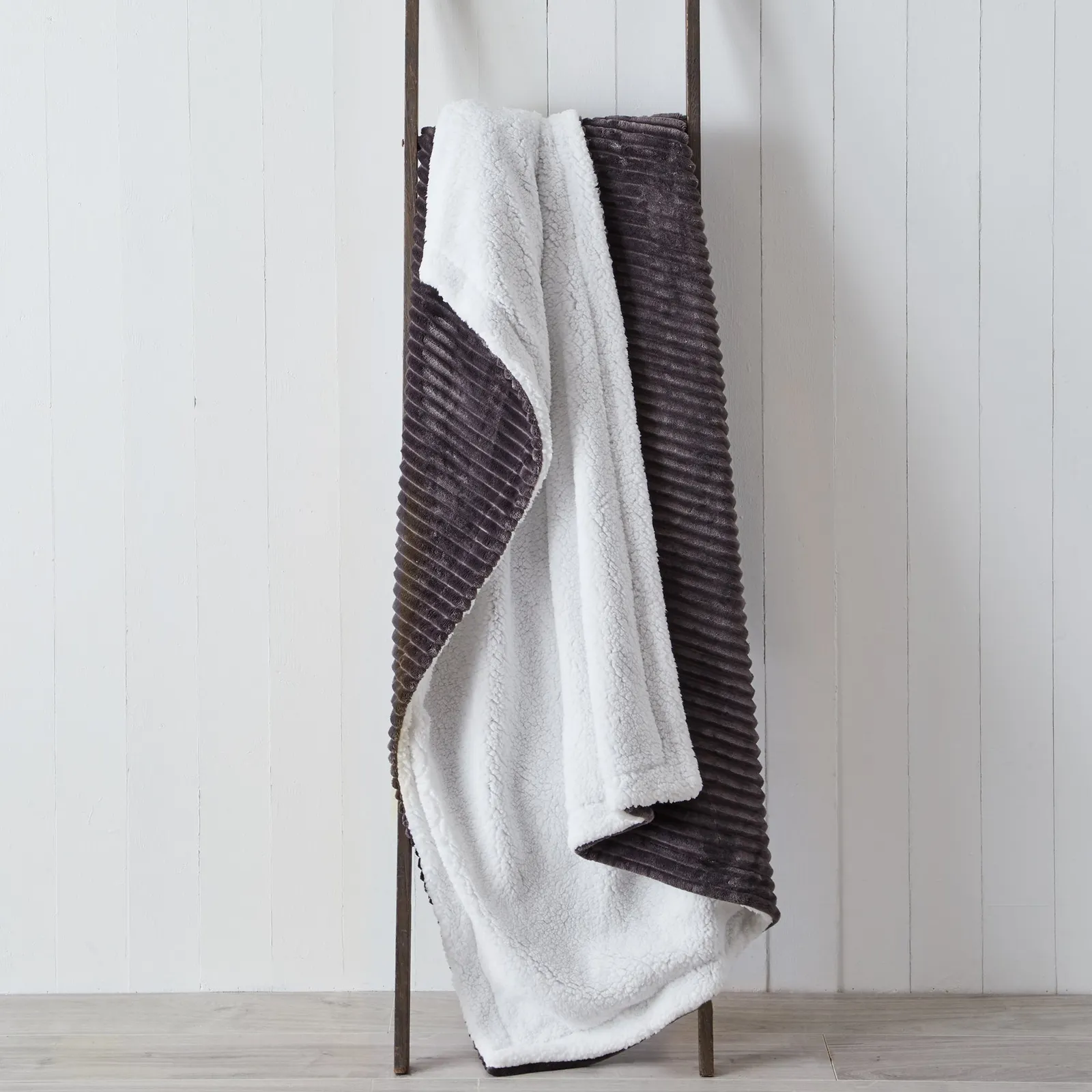 Jumbo Cord Sherpa 130cm x 180cm Throw Grey