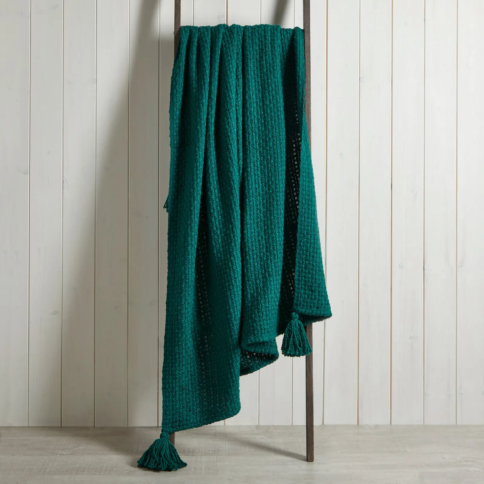 Ludlow Cotton 130cm x 180cm Throw Green