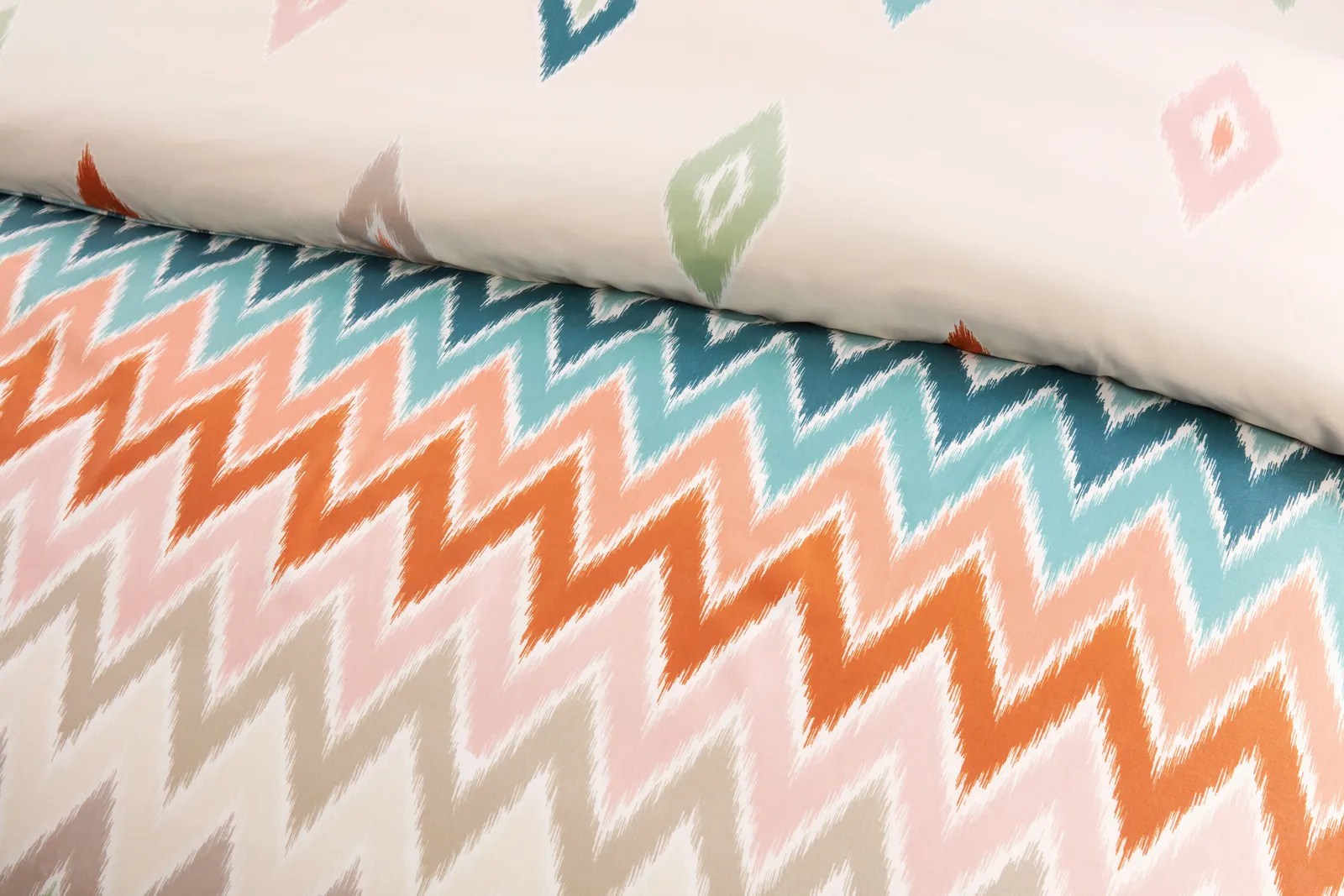 Rapport Home Bali Microfibre Chevron Complete Duvet Cover Set With Pillowcase 2